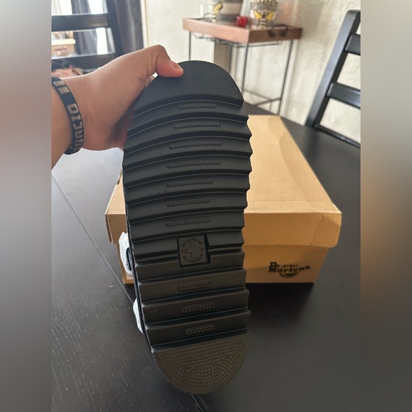 Dr. Marten’s size 8 - Picture 4 of 4
